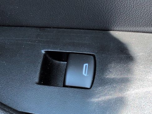 Used 2025 Chevrolet Blazer LT FWD image 32