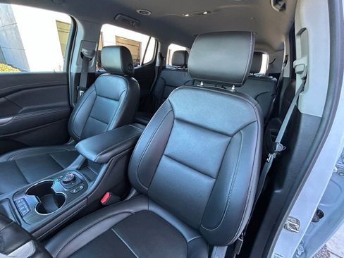 Used 2023 GMC Acadia SLT image 15