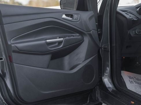 Used 2019 Ford Escape SE image 39