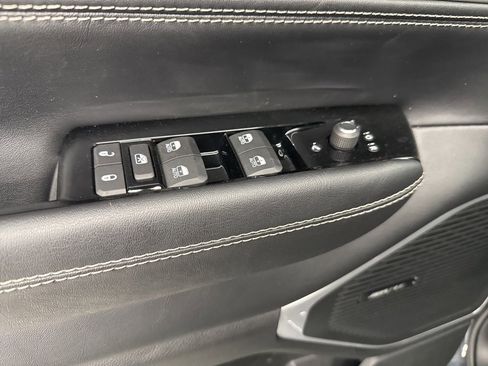 New 2025 Jeep Wagoneer L Series II w/ Convenience Group I image 24