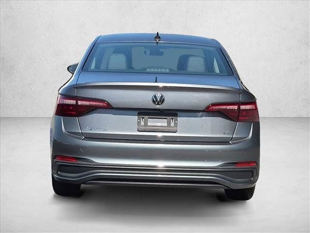 Used 2024 Volkswagen Jetta SE FWD image 7