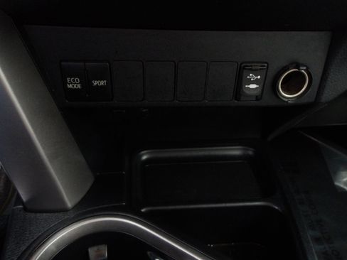 Used 2017 Toyota RAV4 XLE image 25