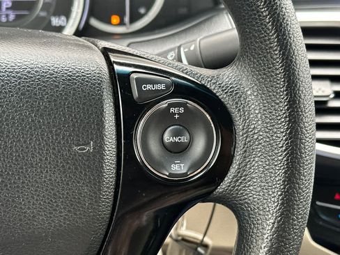 Used 2017 Honda Accord LX image 24