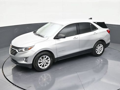 Used 2019 Chevrolet Equinox LS FWD image 12