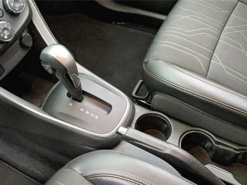 Used 2018 Chevrolet Trax LT w/ LT Convenience Package image 17