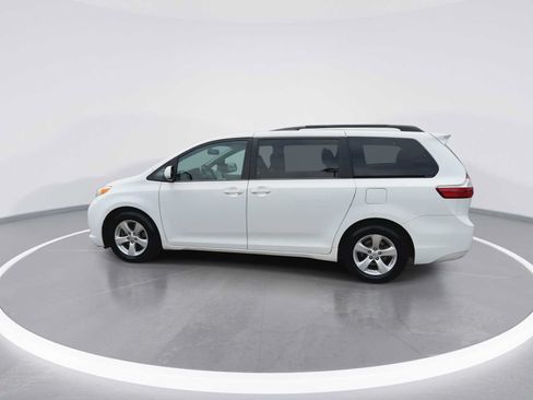 Used 2015 Toyota Sienna LE FWD image 5