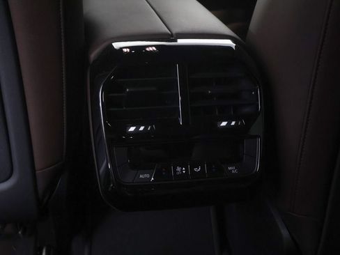 Used 2024 BMW iX xDrive50 AWD/4WD image 45
