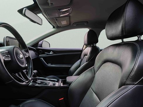 Used 2019 Kia Stinger AWD/4WD image 9