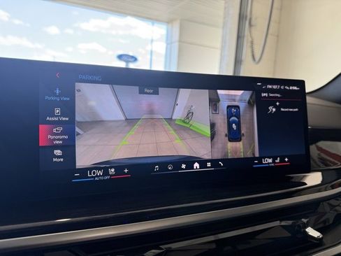 Used 2025 BMW X5 M60i w/ Executive Package image 36