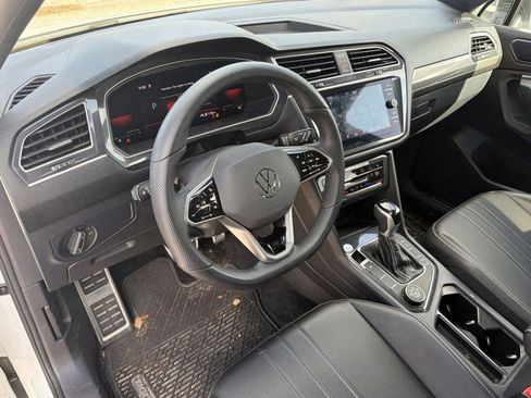 Used 2024 Volkswagen Tiguan SE R-Line AWD/4WD image 21
