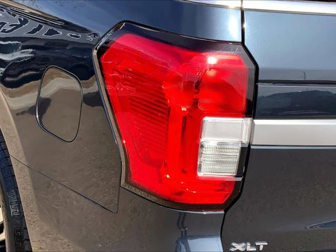 Used 2023 Ford Expedition XLT image 29