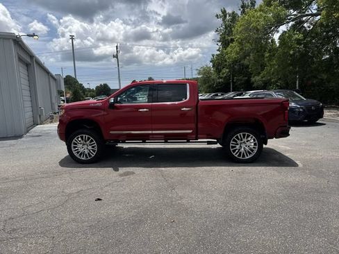 Used 2022 Chevrolet Silverado 1500 High Country w/ High Country Premium Package AWD/4WD image 8