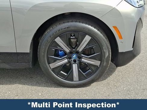 Used 2023 BMW iX xDrive50 w/ Sport Package AWD/4WD image 10