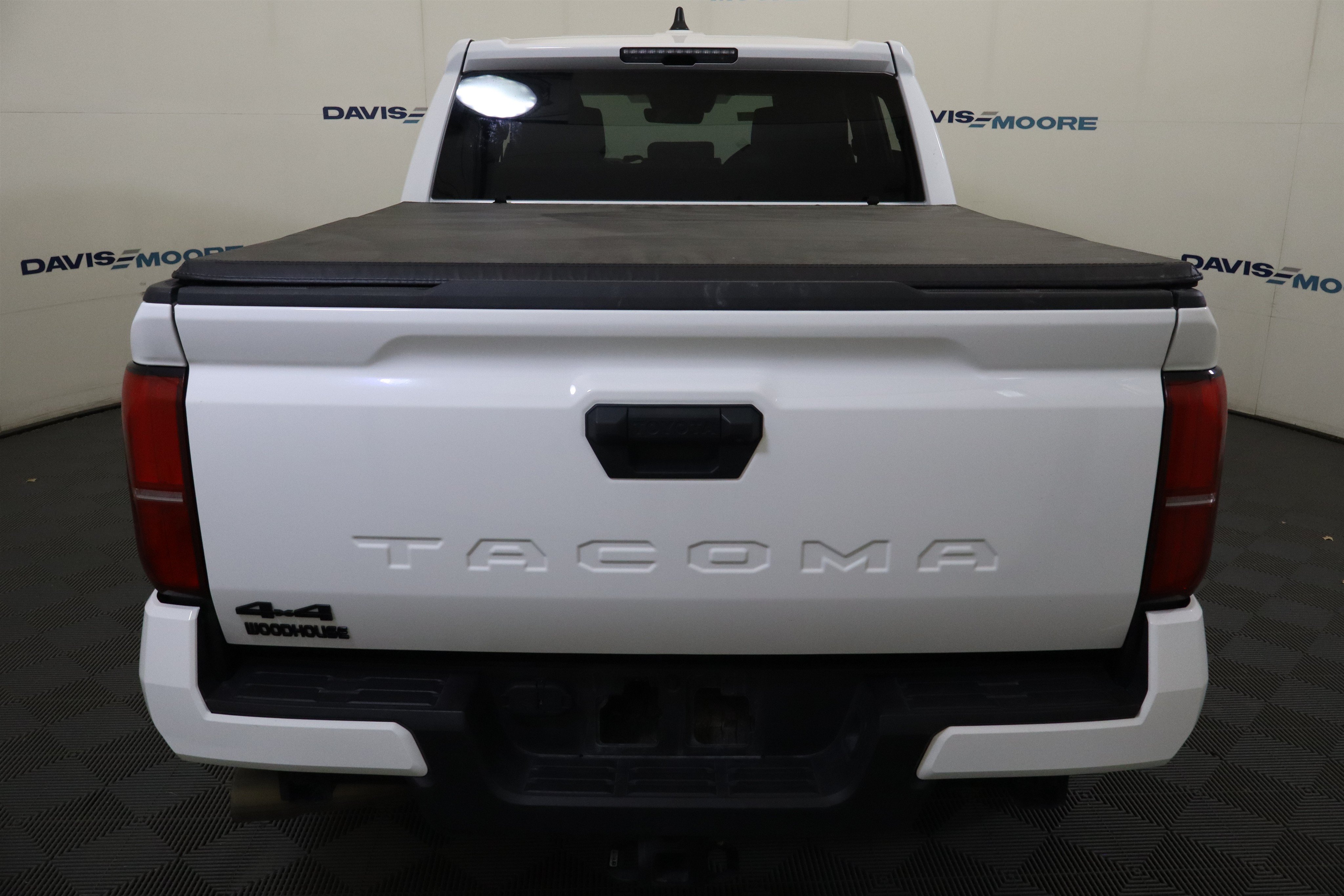 Used 2025 Toyota Tacoma TRD Off-Road AWD/4WD image 8
