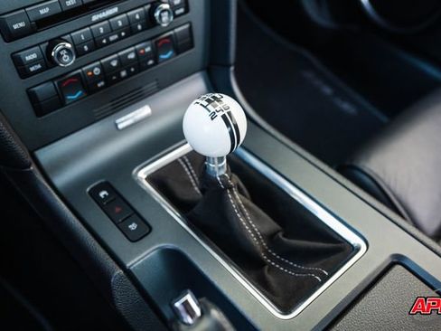 Used 2010 Ford Mustang Shelby GT500 RWD image 11