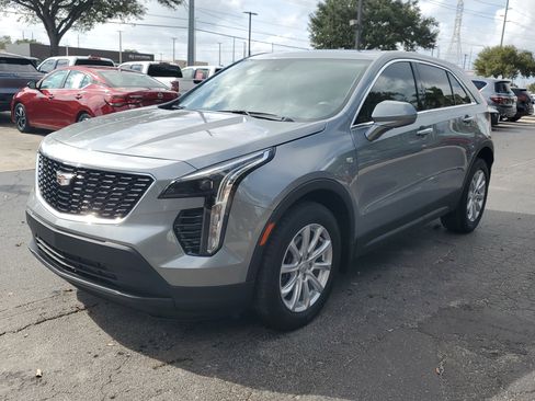 Used 2023 Cadillac XT4 Luxury w/ Cold Weather Package image 3
