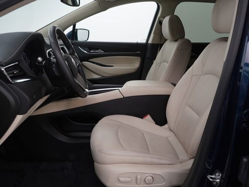 Used 2023 Buick Enclave Essence image 17