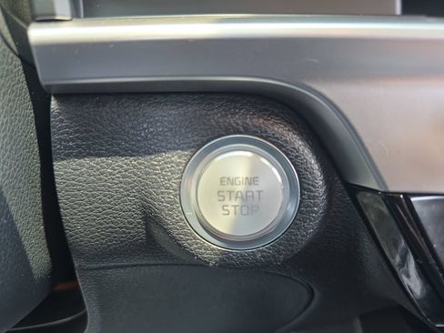 Used 2024 Kia Telluride S AWD/4WD image 19