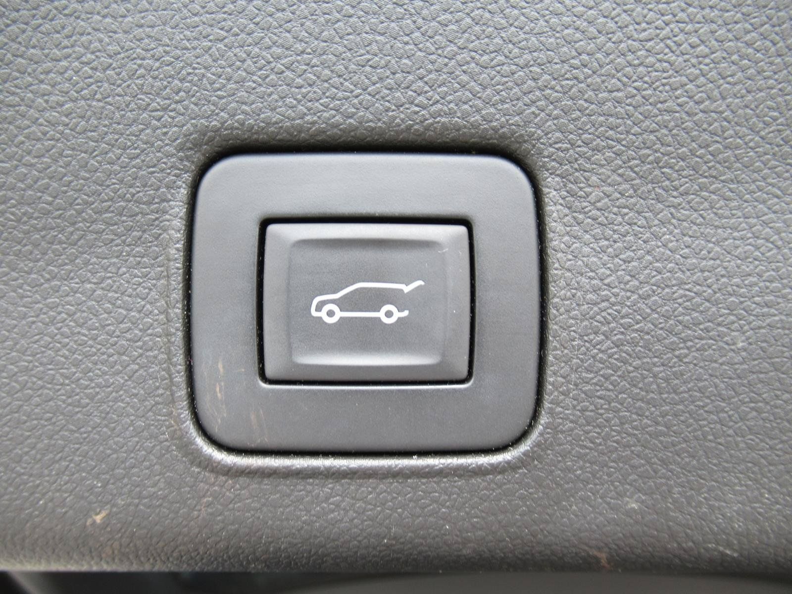 Used 2023 Chevrolet TrailBlazer RS w/ Sun and Liftgate Package AWD/4WD image 32