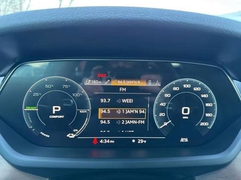 Used 2023 Audi e-tron GT Premium Plus image 41