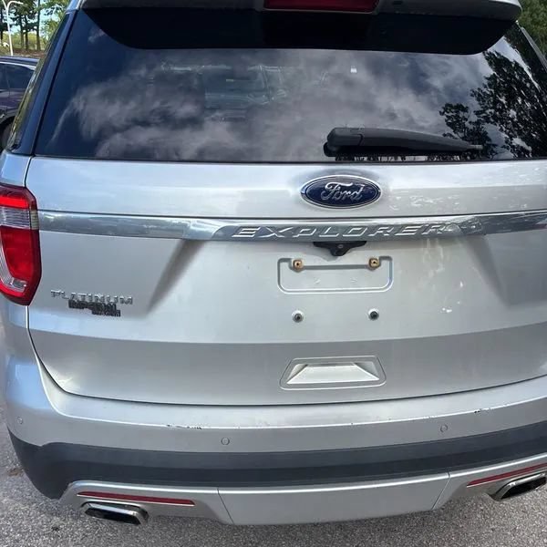Used 2017 Ford Explorer Platinum AWD/4WD image 22