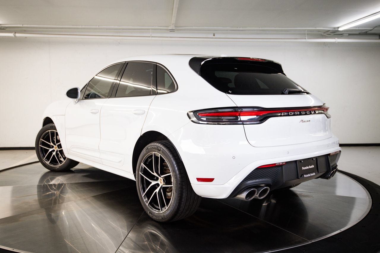 Certified 2023 Porsche Macan AWD/4WD image 2