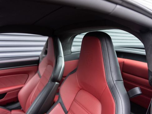 Certified 2025 Porsche 911 Targa 4 GTS AWD/4WD image 25