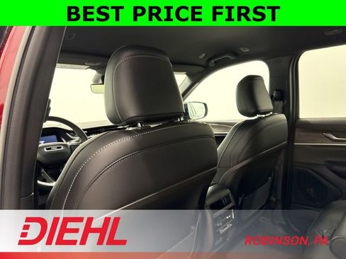 New 2025 Jeep Grand Cherokee Limited w/ Black Appearance Package AWD/4WD image 19