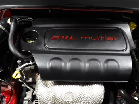 Used 2018 Jeep Renegade Latitude FWD image 20