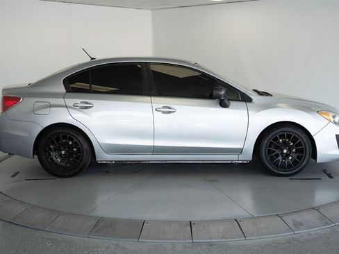 Used 2013 Subaru Impreza 2.0i w/ Popular Pkg 2 AWD/4WD image 8