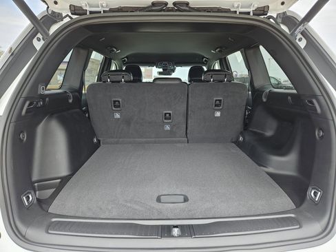 New 2026 Jeep Grand Cherokee Altitude RWD image 19