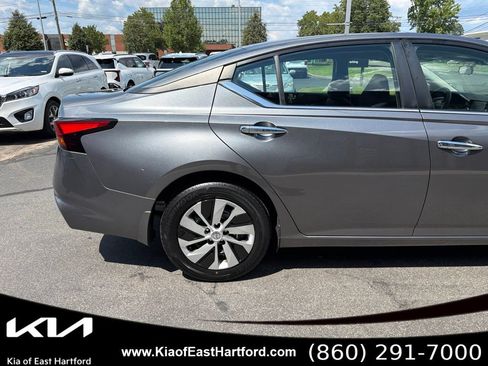Used 2022 Nissan Altima 2.5 S FWD image 7