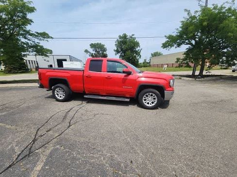 Used 2018 GMC Sierra 1500 SLE w/ SLE Value Package AWD/4WD image 10