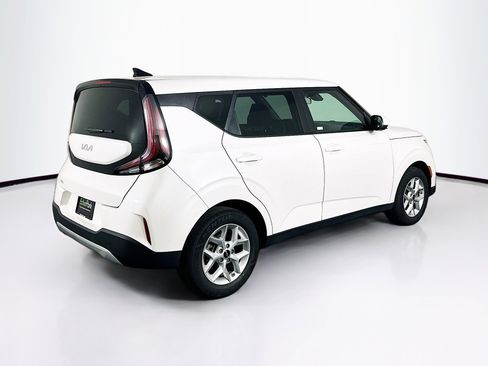 Used 2025 Kia Soul LX w/ LX Technology Package image 9