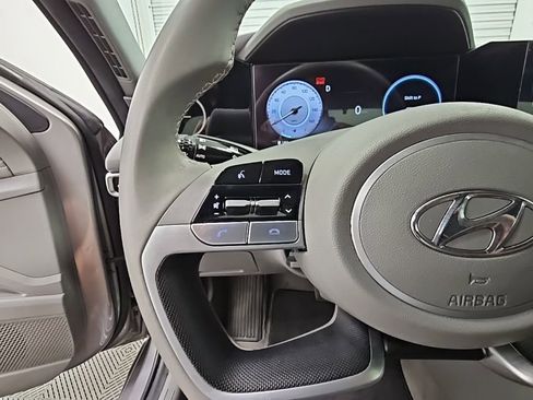 Used 2023 Hyundai Elantra SEL w/ Convenience Package image 24