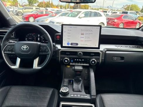Used 2024 Toyota Tacoma TRD Off-Road w/ TRD Off Road Premium Package AWD/4WD image 17