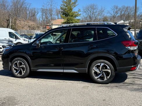 Used 2023 Subaru Forester Touring image 11