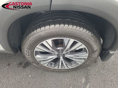 Used 2021 Nissan Rogue SV image 17