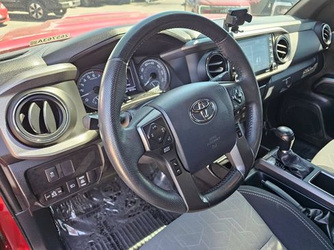 Used 2020 Toyota Tacoma TRD Sport w/ Technology Package AWD/4WD image 22
