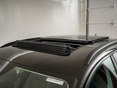 Used 2022 Audi e-tron Premium w/ Convenience Plus Package image 13