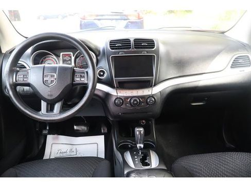 Used 2016 Dodge Journey SXT w/ Comfort/Convenience Group FWD image 9