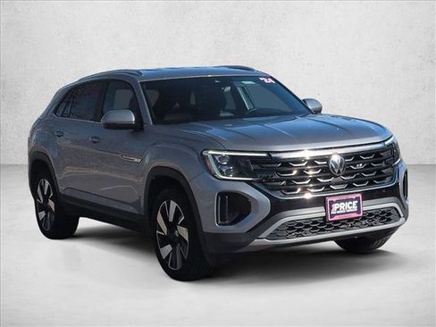 Used 2024 Volkswagen Atlas Cross Sport SE image 3