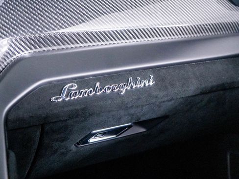 Used 2023 Lamborghini Urus Performante image 44