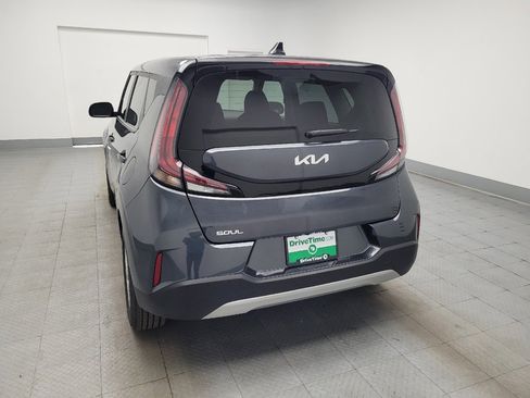 Used 2025 Kia Soul LX w/ LX Technology Package FWD image 6