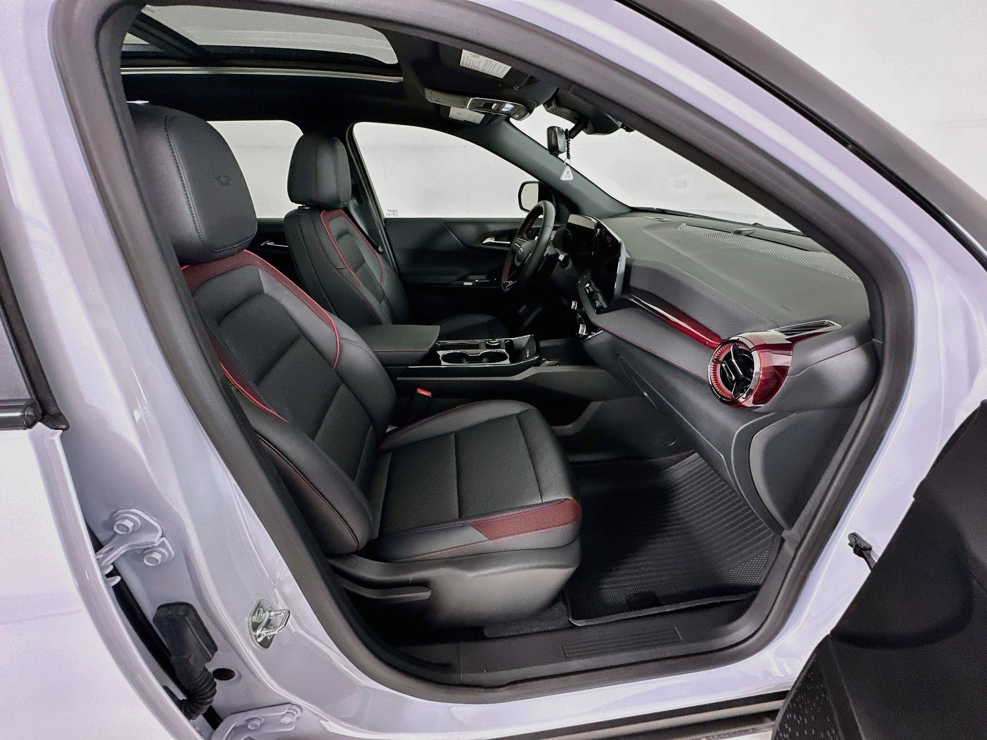 Used 2026 Chevrolet Equinox RS w/ Safety and Technology Package FWD image 30