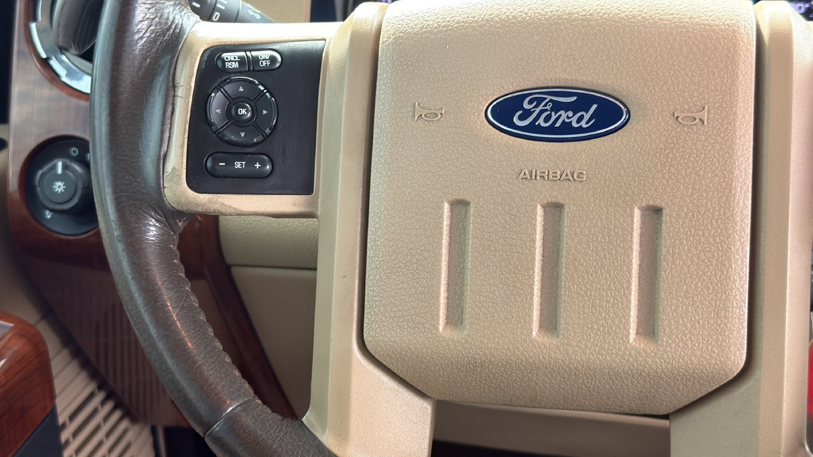 Used 2016 Ford F350 King Ranch w/ FX4 Off-Road Package AWD/4WD image 16