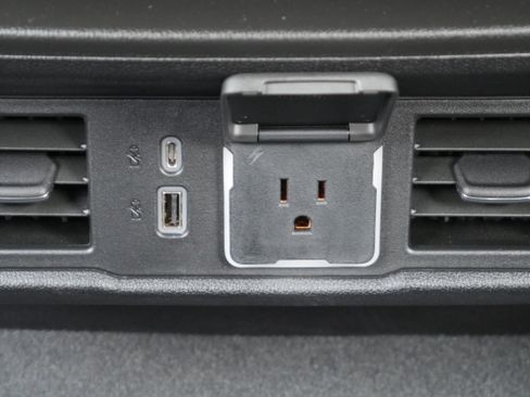 Certified 2023 Chevrolet Silverado 1500 LT AWD/4WD image 16