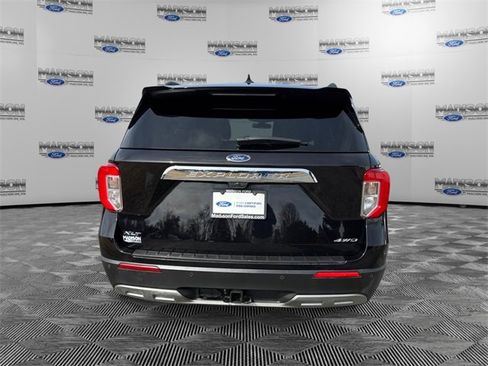Certified 2024 Ford Explorer XLT w/ Equipment Group 202A image 4