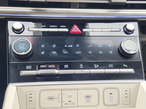 Certified 2025 Hyundai Santa Fe Calligraphy image 18