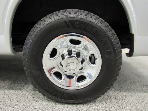 Used 2020 Chevrolet Express 2500 Extended w/ Driver Convenience Package RWD image 11